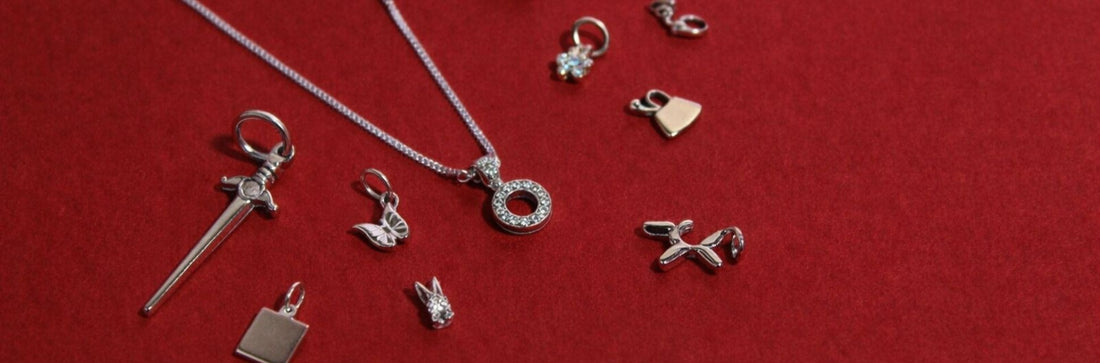 Vacation Jewellery Guide: Styling Silver Pendants for Effortless Summer Looks