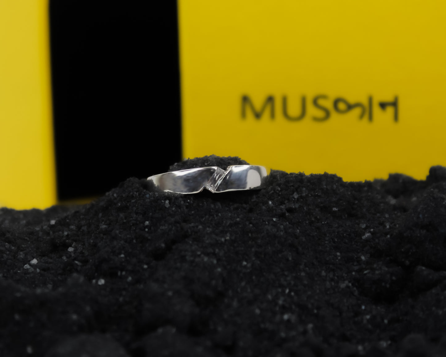 Edge Baguette Silver Ring