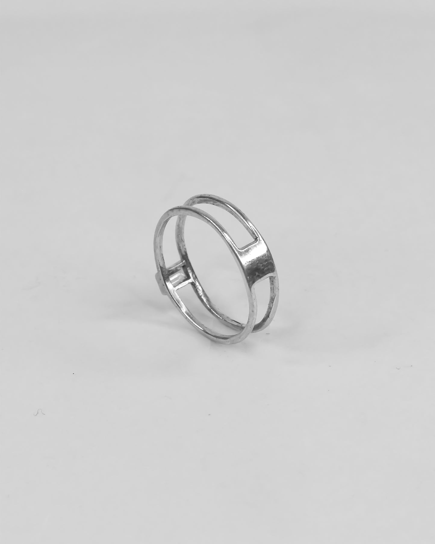 Parallel Calm Silver Ring