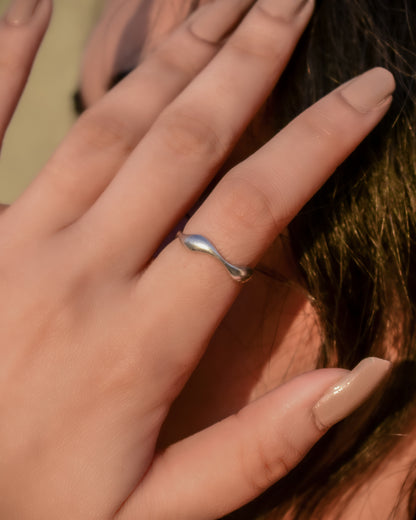 Soft Curve Silver Ring