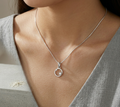 Eterna Circle Pendant