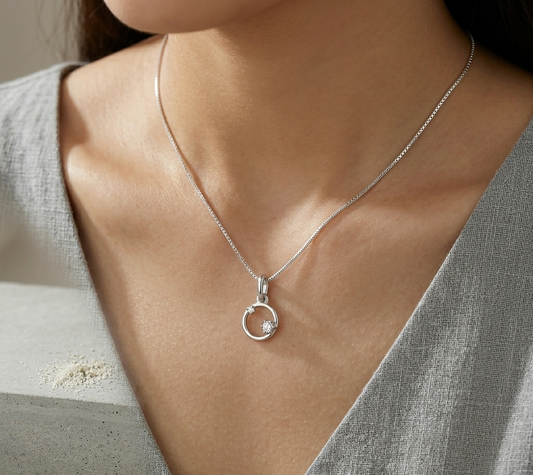 Eterna Circle Pendant
